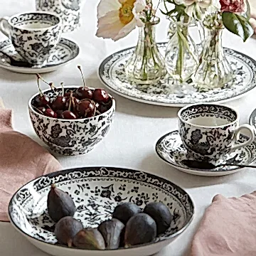 Black Regal Peacock Teacup 187ml/0.33pt